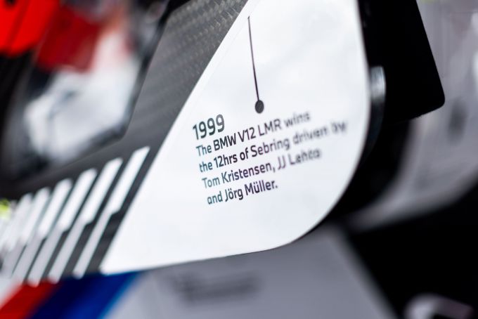12H Sebring livery BMW M Team RLL Hybrid V8 herdenkt 50 jaar BMW Noord-Amerika Foto 7