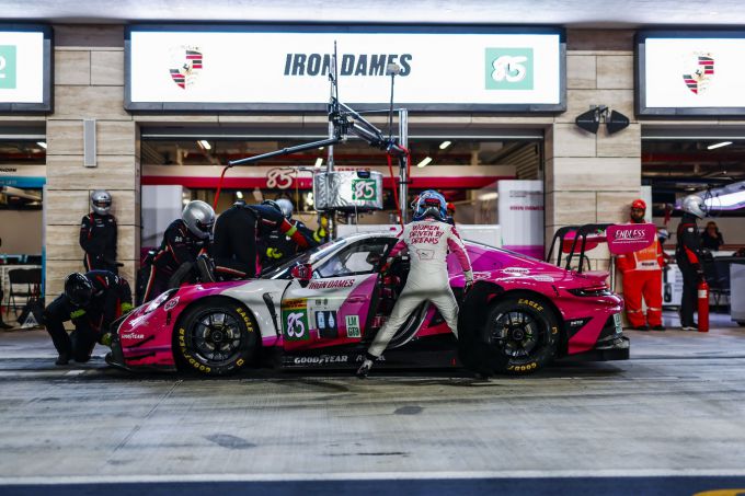 FIA World Endurance Championship Lusail International Circuit Qatar 1812km Porsche Penske Motorsport Manthey Foto 8