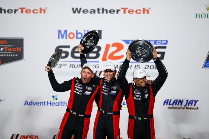 12H Sebring - Porsche Penske claimt historische 73e overwinning; Indy Dontje wint GTD-klasse + UITSLAG