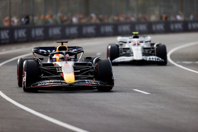Yuki Tsunoda versus Max Verstappen