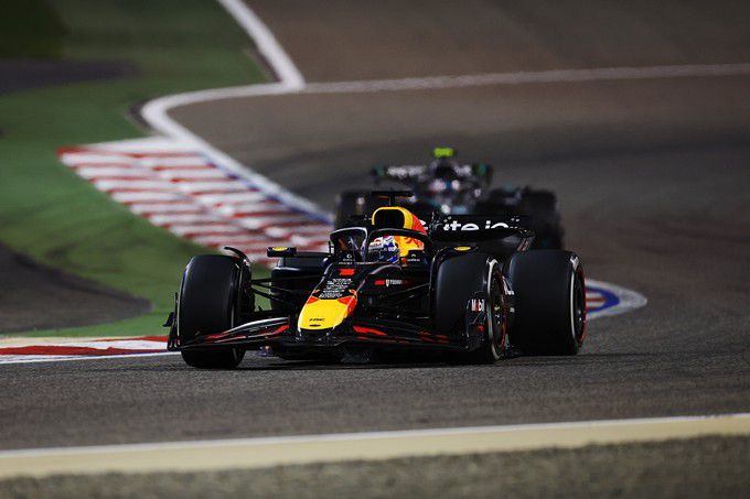 Max Verstappen Red Bull RB21 GP Bahrein 2025 Foto 9