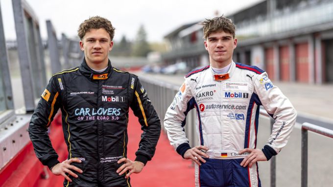 Porsche Sixt Carrera Cup Deutschland Imola Foto 2 Alessandro Ghiretti en Theo Oeverhaus