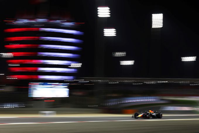 Max Verstappen Red Bull RB21 GP Bahrein 2025 Foto 10