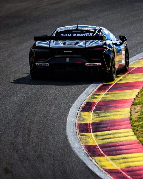 Michelin 24H SERIES European Series Spa-Francorchamps paasweekend van 19 en 20 april 2025 Foto 17 ALFAB McLaren Artura GT4