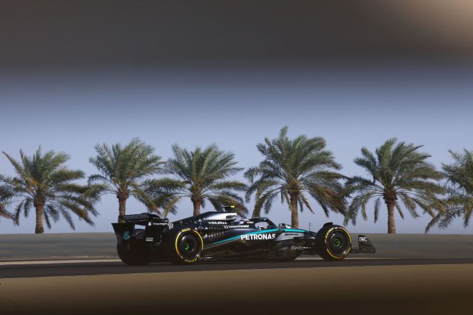 GP Bahrein F1 Mercedes gridstraf Foto 4