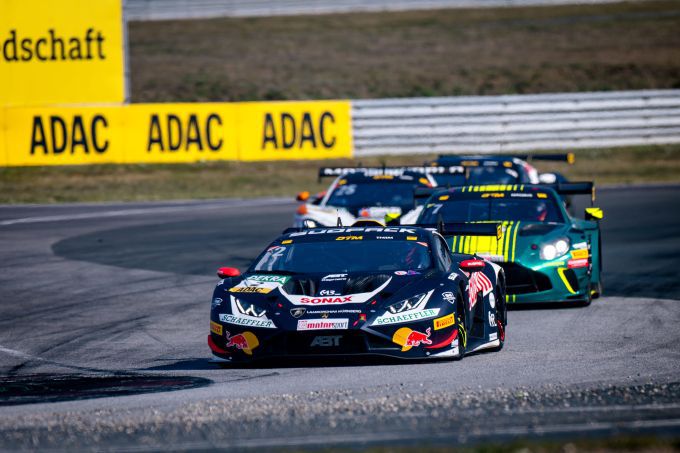 DTM test- en mediadag 2025 Oschersleben Foto 3 #2 Nicki Thiim(DNK) ABT Sportsline - Lamborghini Huracan GT3 EVO 2