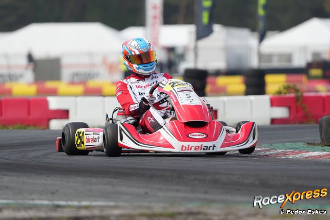 Karttalent Tommie van der Struijs meteen naar podium in NK KZ2