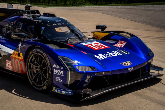 24HLeMans Wayne Taylor Racing Cadillac Mobil 1