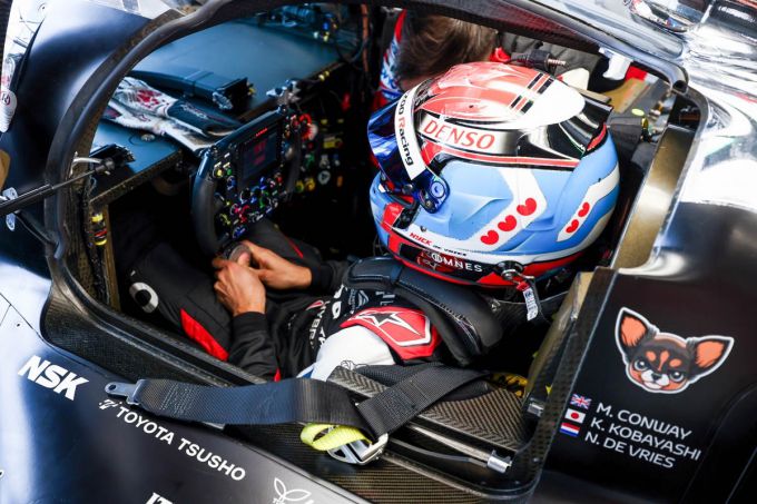 FIA World Endurance Championship 2025 Toyota Gazoo Racing Spa Francorchamps Foto 1 Nyck de Vries cockpit