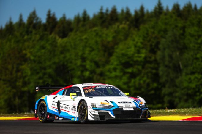 FOTO'S - Sainteloc Racing leidt de openingsdag van 24 Hours Spa Prologue; Verstappen-Aston Martin op P4 + UITSLAG