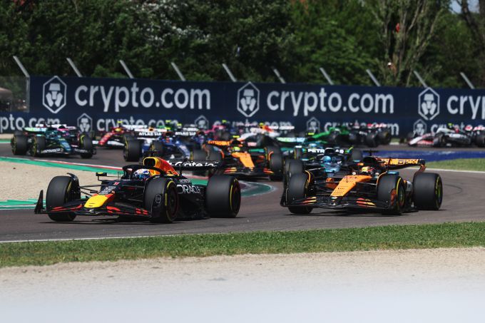 Lando Norris verlegt de aandacht naar rivaal Max Verstappen: “Hij won afgelopen weekend omdat..."