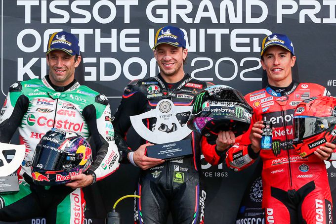 Podium en geluk voor Alex en Marc Márquez tijdens de GP van Groot-Brittannië: "Er keek iemand van boven op ons neer"