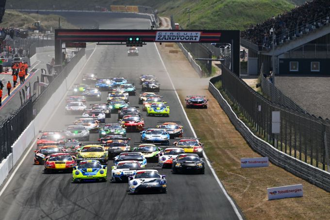 Niederhauser en Muller bezorgen Rutronik Racing Porsche de GTWCE-overwinning op Zandvoort + UITSLAG