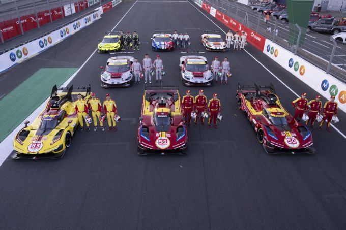 Ferrari-AF Corse-team @ 24 Uur Le Mans 2025 Foto 2