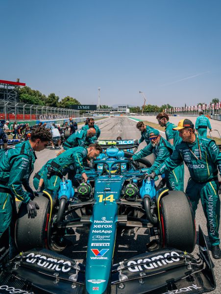 Fernando Alonso F1 Aston Martin AMR25 Foto 5