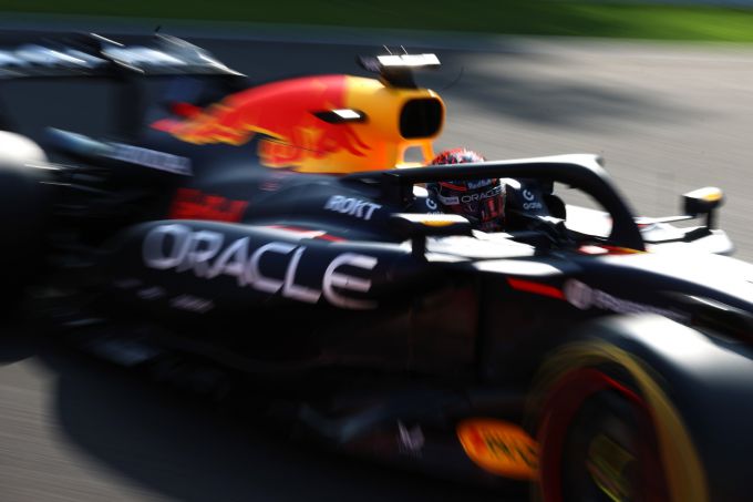 Max Verstappen en Laurent Mekies Red Bull Racing @ F1 Spa-Francorchamps 2025 Foto 13