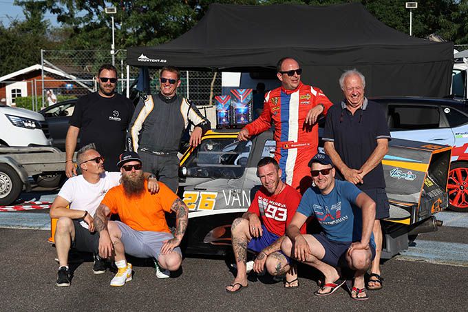 2CV-25-Team