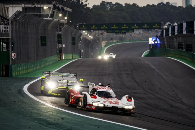Barrichello ACHTER pORSCHE