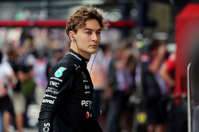 Johnny Herbert doet George Russell-voorspelling bij Max Verstappen-transfer naar Mercedes
