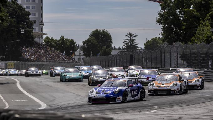 Porsche Sixt Carrera Cup Deutschland Norisring Foto 2 start zondah Robert de Haan voorop