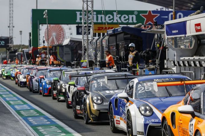 Porsche Mobil 1 Supercup Zandvoort 29-31 augustus 2025 Foto 9 Pitstraat