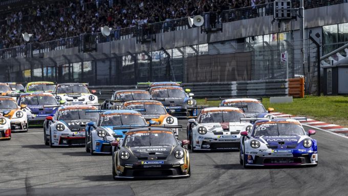 FOTO'S - Titelstrijd in de Porsche Sixt Carrera Cup Deutschland intensiveert