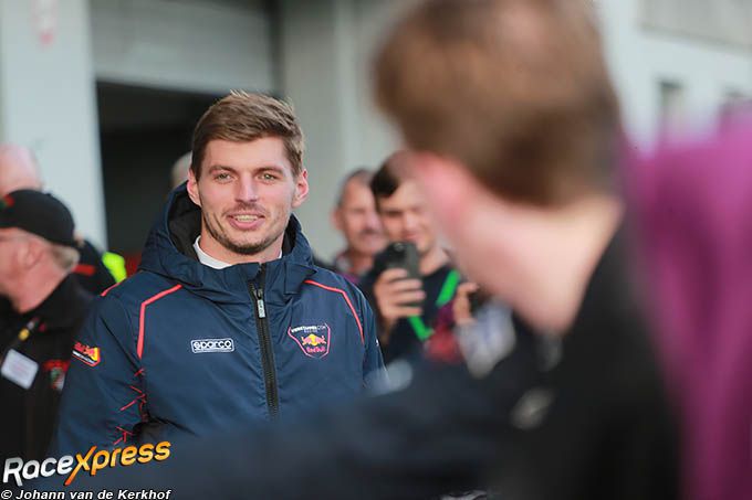 Max Verstappen viert zijn eerste GT3-overwinning met Ferrari op de Nürburgring en richt nu zijn blik op de 24 uur