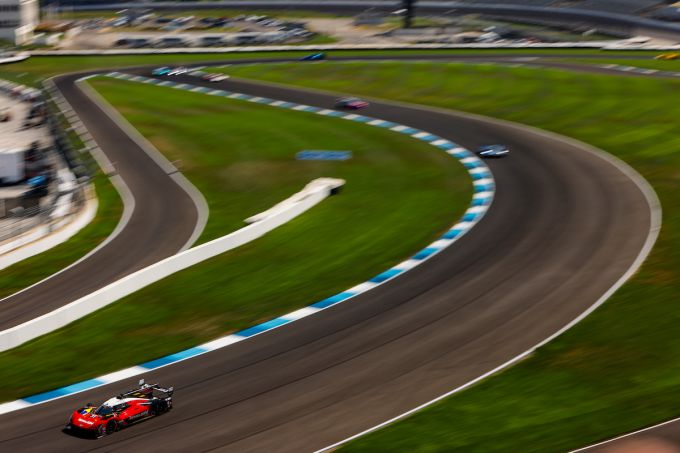 Cadillac start met Aitken vanaf pole na diskwalificatie Acura; Renger van der Zande maakt Top-5 compleet