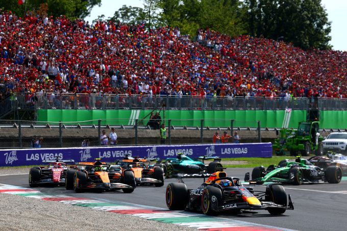 Start GP Italie 2025 bron foto RBCP