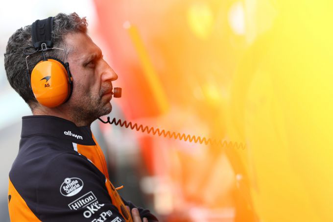 Andrea Stella slaat terug naar Lewis Hamilton terwijl McLaren de complete Formule 1-grid onder druk zet