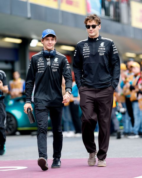 Wat Ferrari laat liggen, grijpt Mercedes met beide handen aan: "Als Ferrari wil overleven, dan moeten ze..."