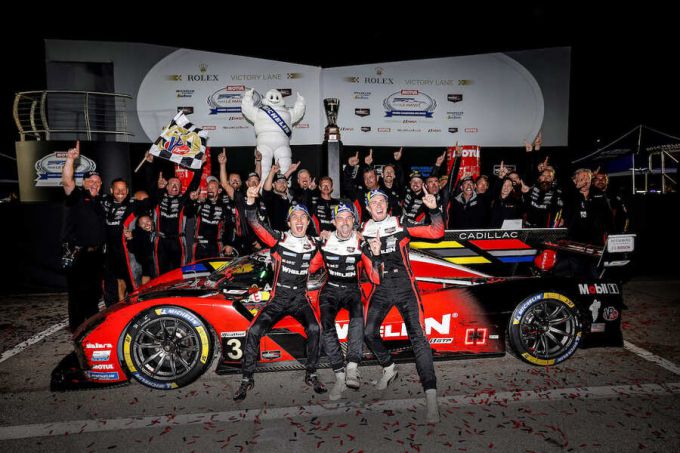 FOTO'S - Cadillac zegeviert, Porsche pakt de IMSA 2025-titel en Renger van der Zande teleurgesteld + UITSLAG
