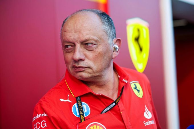 Ferrari teambaas Fred Vasseur waarschuwt: “2026 wordt een sprong in het duister”