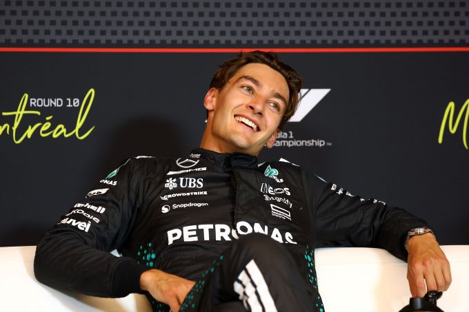George Russell blijft bij Mercedes maar houdt de deur naar Ferrari op een kier