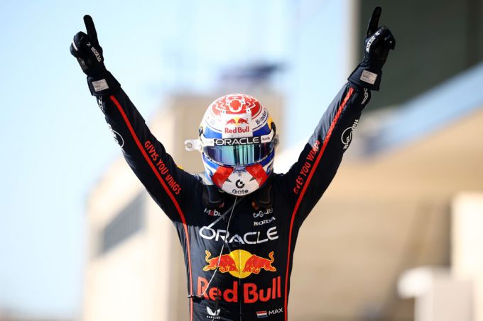 Max Verstappen heropent titelstrijd met ijzersterke comeback: “Voorbij? Nee joh, het begint pas net!"
