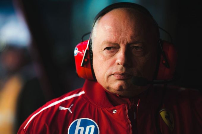 Wat is er in hemelsnaam aan de hand bij Ferrari? Teamcaptain Vasseur is onzichtbaar na Vegas-ramp