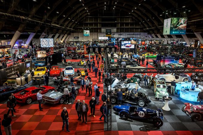 FOTO'S - Recordopkomst jubileumeditie InterClassics Brussels door aansprekend V12-thema en F1-expo
