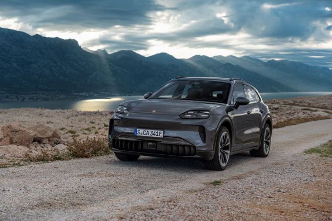 Introductie elektrische Porsche Cayenne bizarre prestaties, hightech snufjes en serieuze luxe Foto Porsche Newsroom Foto 3