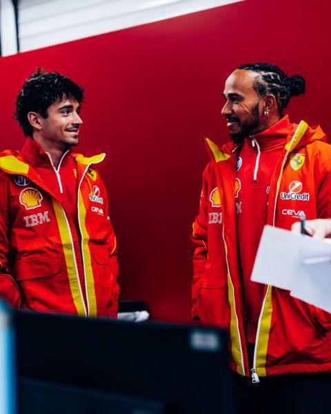 Voormalig F1-coureur legt uit waarom Leclerc wint van Hamilton en hoe Ferrari’s fouten hem juist helpen