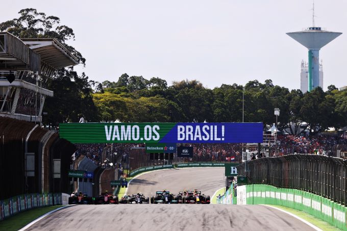 PREVIEW – Max Verstappen keert terug naar geliefd Interlagos: sprintweekend belooft spektakel en regenplezier