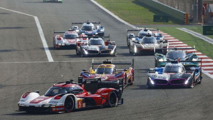 Porsche’s toekomst in FIA WEC bedreigd: Penske en Proton strijden voor Le Mans-overwinning in 2026