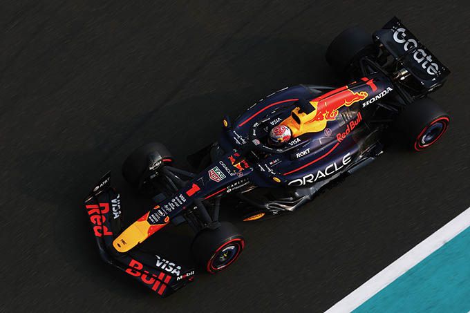 Max_Verstappen_Abu_Dhabi kwali<<br />
<br />
<aside class=