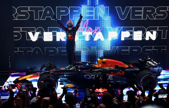 Titelstrijd blijft open: Max Verstappen stormt na Qatar vol zelfvertrouwen naar Abu Dhabi