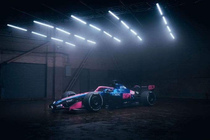 FOTO'S - Alpine presenteert A526-kleurstelling en zet met Mercedes-motor in op sterke comeback in de F1