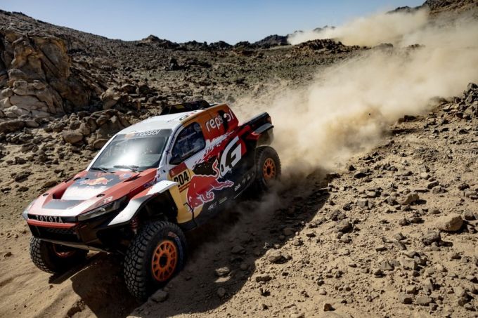 FOTO'S - Sterke start voor Toyota Gazoo Racing in zware Dakar 2026 proloog met spannende uitdagingen
