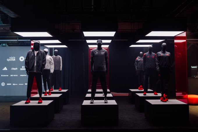 FOTO'S - Audi en Revolut versterken F1-debuut met opvallende livery, adidas-collectie en fraaie helmen voor de coureurs