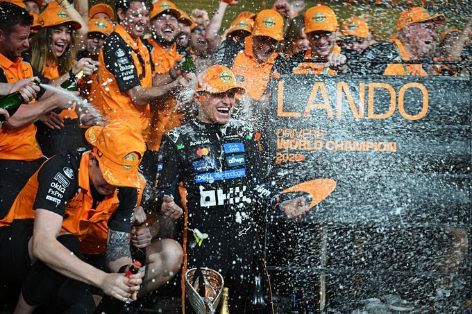 Lando Norris F1 wereldkampioen 2025 McLaren