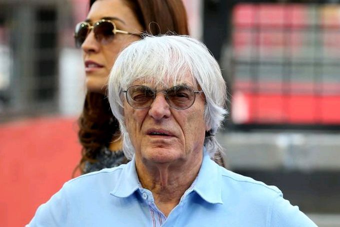 Bernie Ecclestone ziet Ferrari herrijzen en gelooft zelfs in historisch achtste wereldtitel voor Hamilton