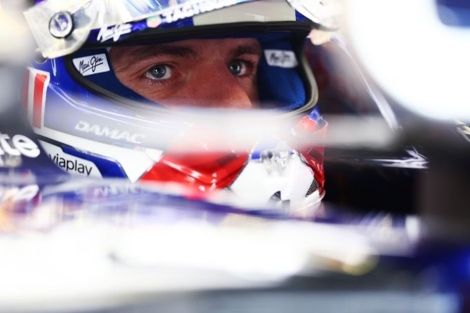 Speelde Max Verstappen verstoppertje in Bahrein en laat hij zijn rivalen nu twijfelend achter?