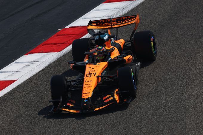 Oscar Piastri #81 McLaren MCL40 Mercedes Bahrain foto_f1pressarea.pirelli